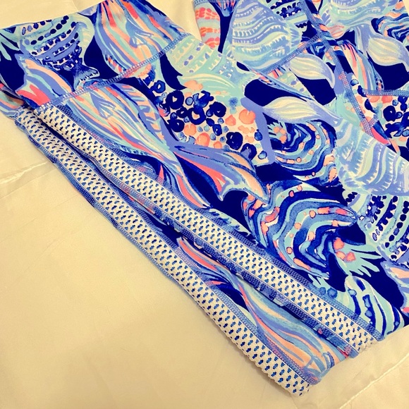 Lilly Pulitzer Blue and Pink Patterned Leggings - Picture 4 of 4